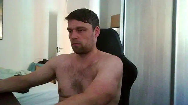 Snapshot of The_big_viking_ chatting on 05.19.26 The big viking online show from 05.19.26