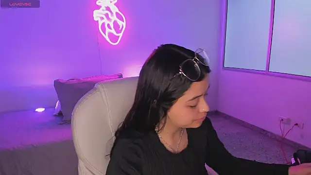 Ariana Pierce online show from 11.15.25