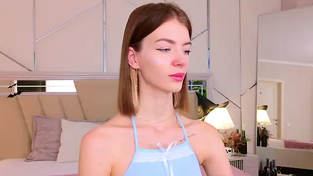 MeganMour online show from 11.04.25