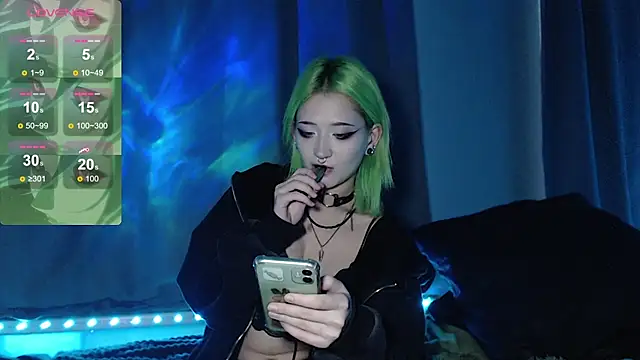 Snapshot of Milten-Trish chatting on 11.02.25 Milten-Trish online show from 11.02.25