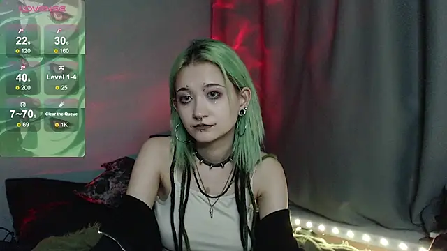 Snapshot of Milten-Trish chatting on 11.22.25 Milten-Trish online show from 11.22.25