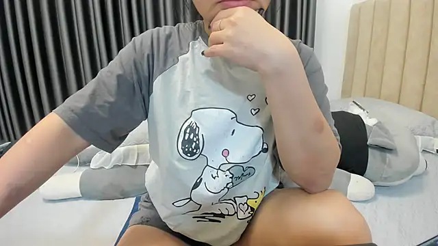 Snapshot of Mariataka chatting on 11.29.25 Mariataka online show from 11.29.25