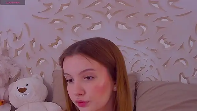 Snapshot of EvansMilana chatting on 02.13.25 EvansMilana online show from 02.13.25