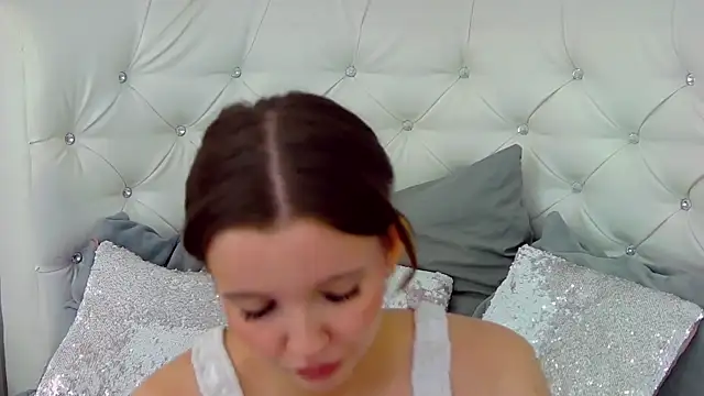 Snapshot of EvansMilana chatting on 09.22.25 EvansMilana online show from 09.22.25