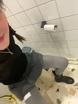 Mia Mia M online show from 02.04.26