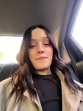 Mia Mia M online show from 04.17.26