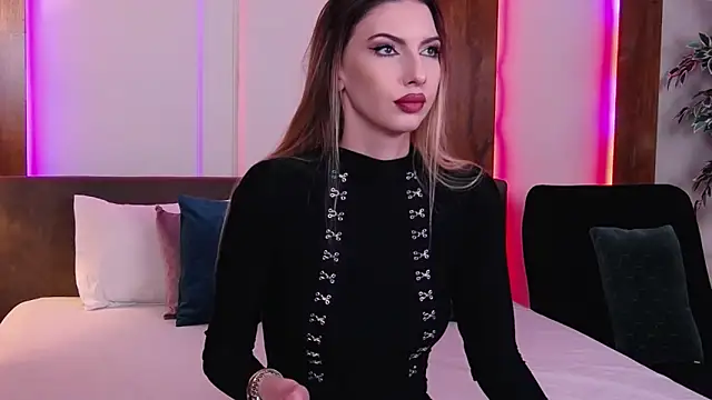 Snapshot of SkylerSpark chatting on 11.14.25 SkylerSpark online show from 11.14.25