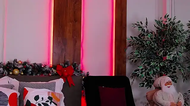 Snapshot of SkylerSpark chatting on 11.28.25 SkylerSpark online show from 11.28.25