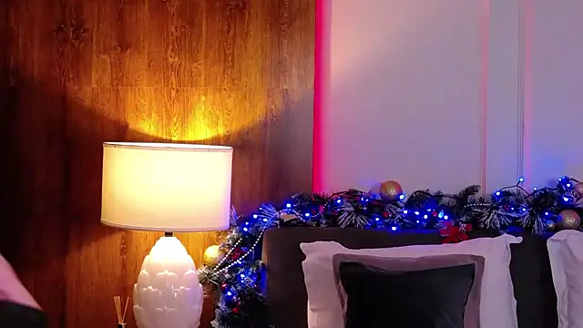 Snapshot of SkylerSpark chatting on 12.04.25 SkylerSpark online show from 12.04.25