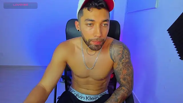 Snapshot of Sweet_and_caramel chatting on 02.10.26 Sweet and caramel online show from 02.10.26