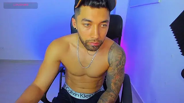 Snapshot of Sweet_and_caramel chatting on 02.11.26 Sweet and caramel online show from 02.11.26