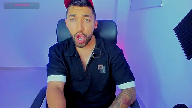 Snapshot of Sweet_and_caramel chatting on 02.14.26 Sweet and caramel online show from 02.14.26