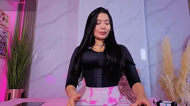 Snapshot of Chlooee__ chatting on 10.02.25 Chlooee online show from 10.02.25