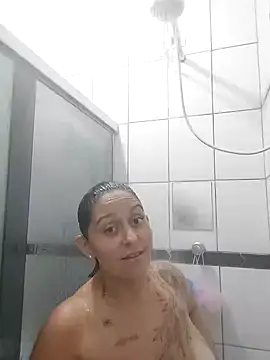 Snapshot of baixinhaloira chatting on 12.18.24 baixinhaloira online show from 12.18.24