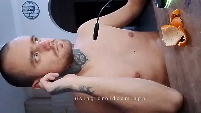 Snapshot of HappyZebra13 chatting on 12.28.24 HappyZebra13 online show from 12.28.24