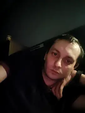 Snapshot of Kondzio chatting on 11.14.25 Kondzio online show from 11.14.25