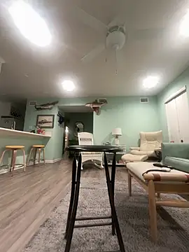 Snapshot of Texascoastedger chatting on 12.16.25 Texascoastedger online show from 12.16.25