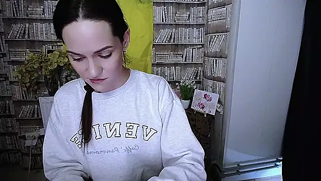 Snapshot of Lina_Star_S chatting on 11.24.25 Lina Star S online show from 11.24.25