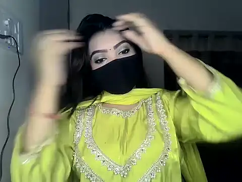 Snapshot of ishi_Beauty chatting on 03.05.26 ishi Beauty online show from 03.05.26