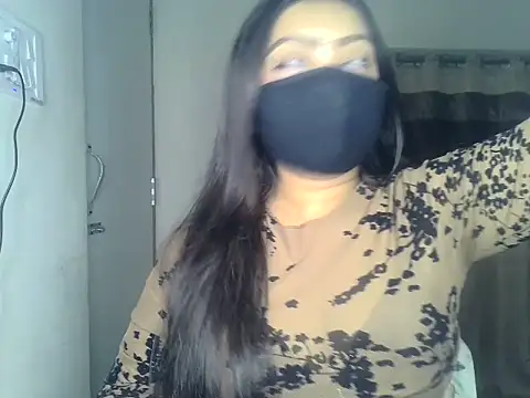 Snapshot of ishi_Beauty chatting on 04.15.26 ishi Beauty online show from 04.15.26