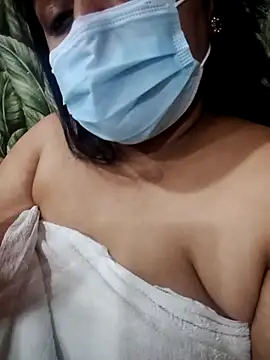 Snapshot of Oeshi chatting on 03.04.26 Oeshi online show from 03.04.26