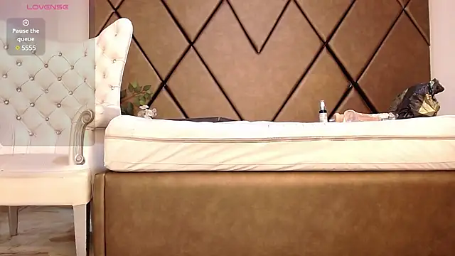 LunitaDiva online show from 01.21.25