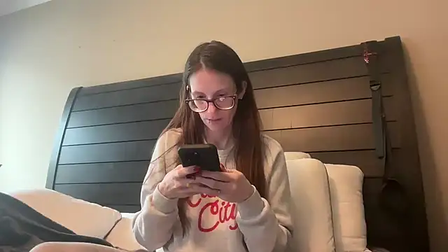 Snapshot of yourstrulylivy69 chatting on 02.18.25 yourstrulylivy69 online show from 02.18.25