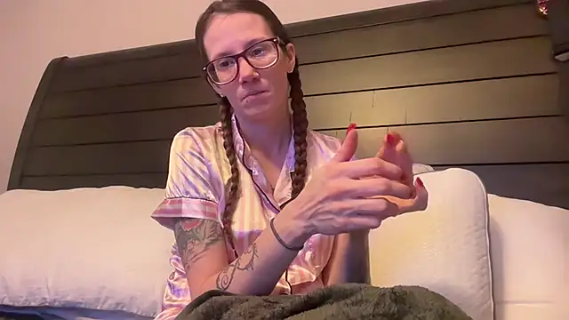 Snapshot of yourstrulylivy69 chatting on 02.20.25 yourstrulylivy69 online show from 02.20.25