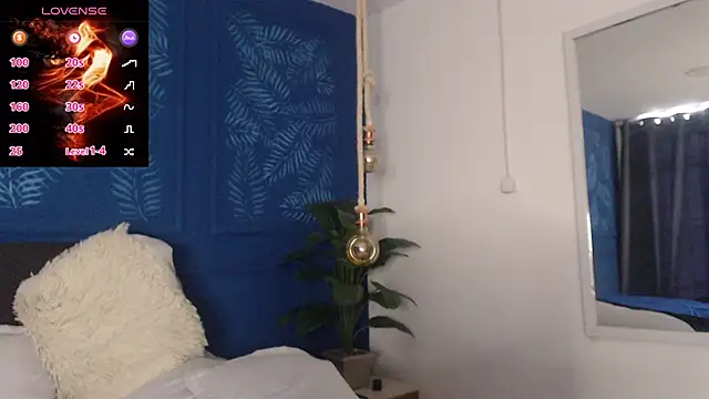 Snapshot of sasi_luna chatting on 11.09.25 sasi luna online show from 11.09.25