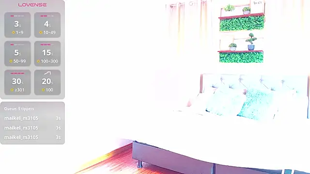 Snapshot of sasi_luna chatting on 11.15.25 sasi luna online show from 11.15.25