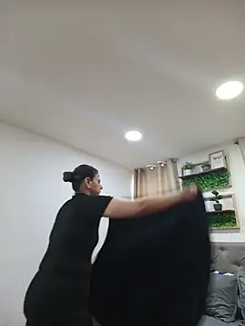 sasi luna online show from 04.17.26