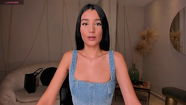 BellaCarteer  online show from 02.18.25