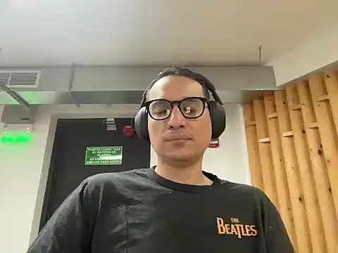 Snapshot of alex_ruiz85 chatting on 12.16.25 alex ruiz85 online show from 12.16.25