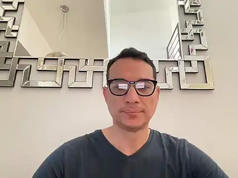 Snapshot of alex_ruiz85 chatting on 01.07.26 alex ruiz85 online show from 01.07.26