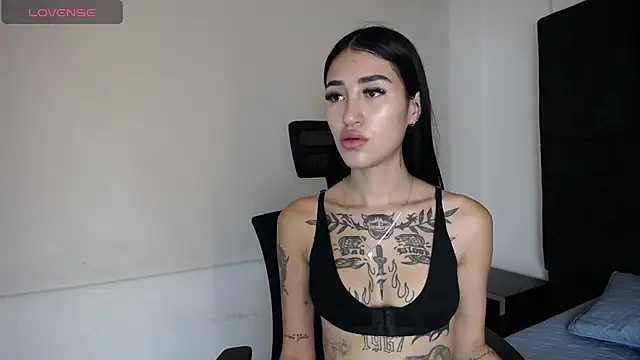 Cassie howard  online show from 12.24.24