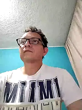 Bombi22 online show from 12.17.24