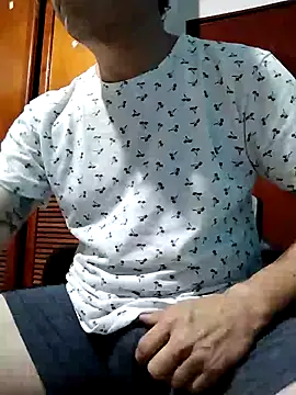 Bombi22 online show from 12.19.24