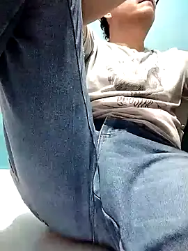 Bombi22 online show from 12.20.24