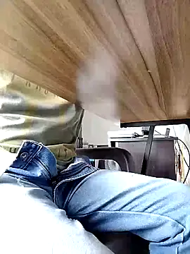 Bombi22 online show from 12.31.24