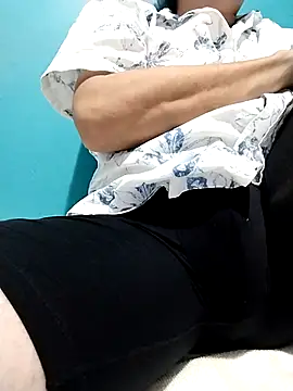 Bombi22 online show from 01.02.25