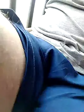 Bombi22 online show from 01.04.25