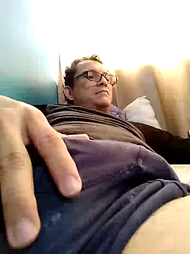 Bombi22 online show from 01.05.25