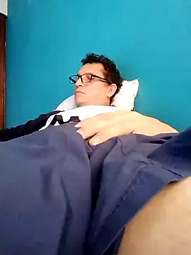 Bombi22 online show from 01.07.25