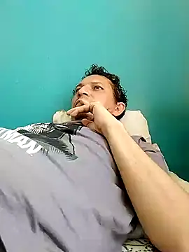 Bombi22 online show from 01.12.25