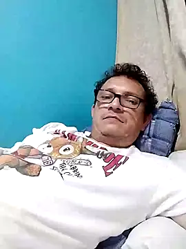 Bombi22 online show from 01.13.25