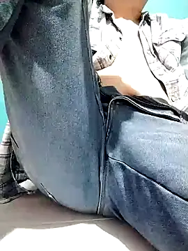 Bombi22 online show from 01.30.25