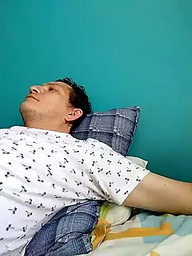 Bombi22 online show from 02.12.25