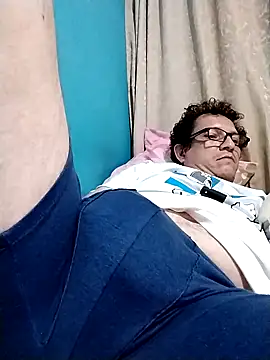 Bombi22 online show from 02.16.25