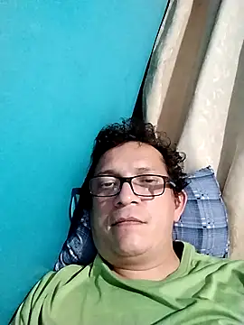 Bombi22 online show from 02.18.25