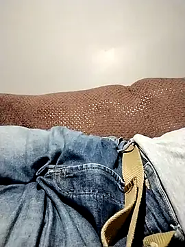 Bombi22 online show from 02.21.25